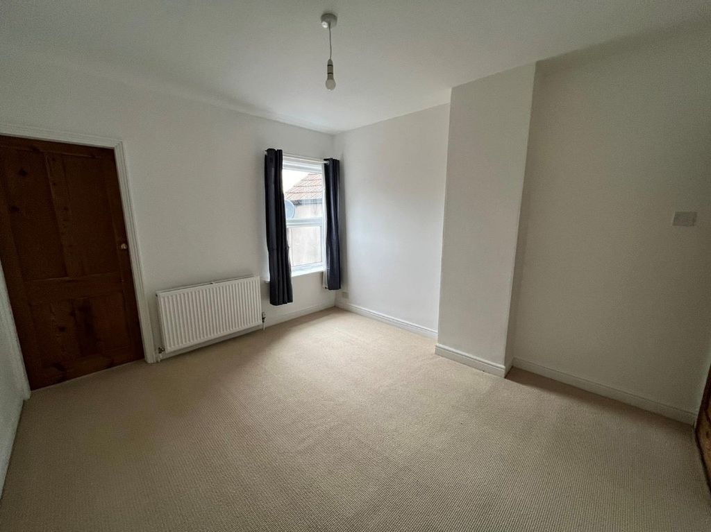 Property photo 3 of 10 Bedroom 2