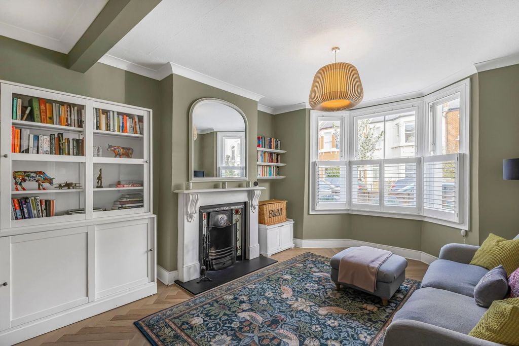 Property photo 2 of 21