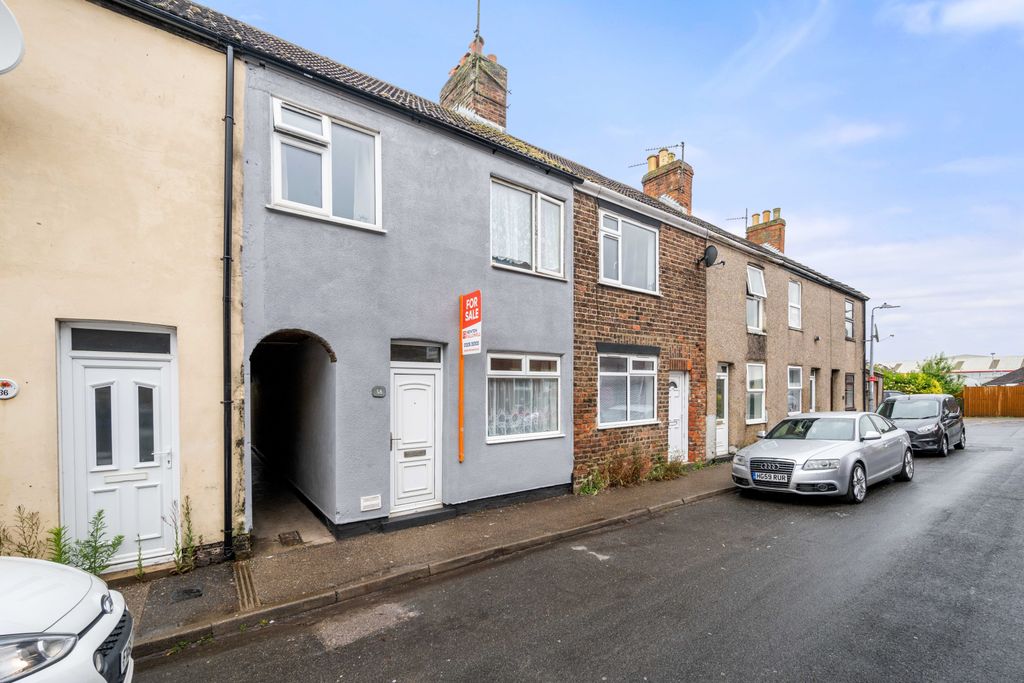 Property photo 1 of 18