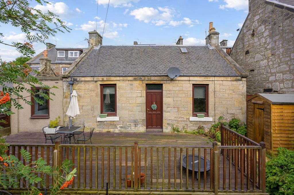 Property photo 1 of 25
