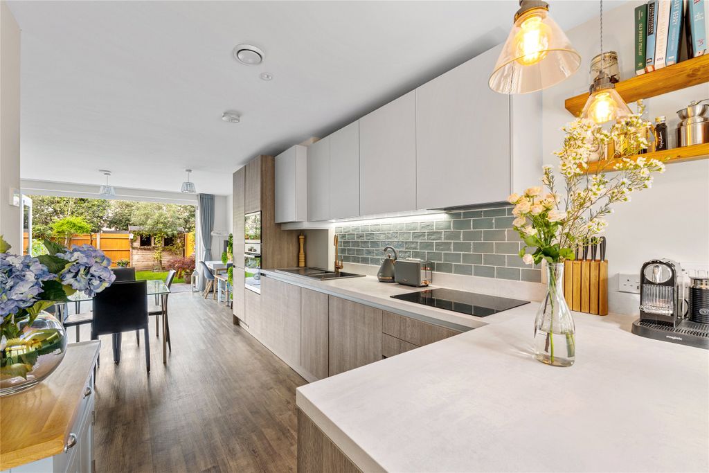 Property photo 2 of 16 Kitchen