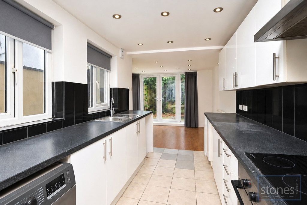 Property photo 3 of 16 Picture No. 05