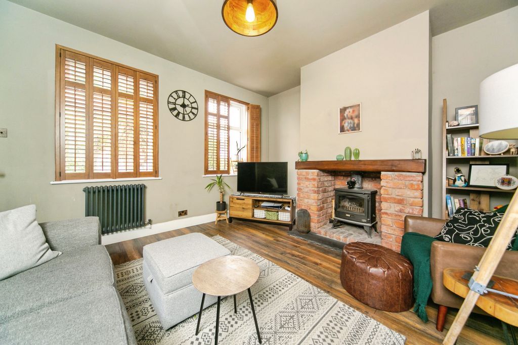 Property photo 2 of 15