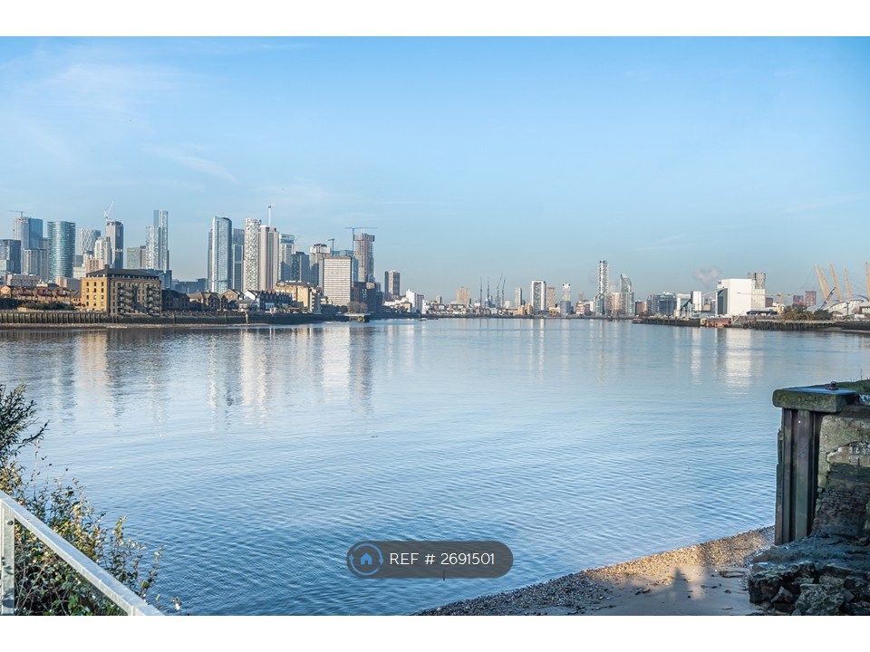 Property photo 3 of 22 The Thames From Outside Granite Apartments