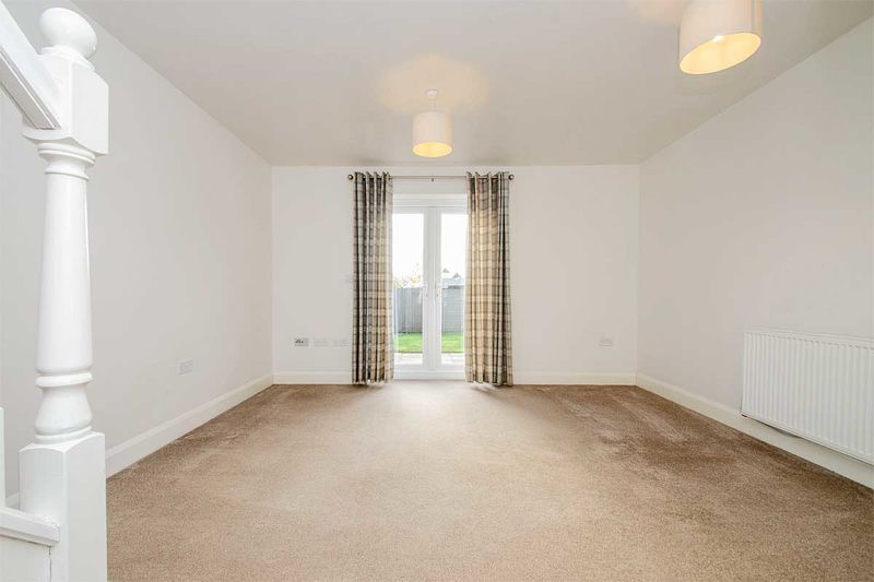 Property photo 3 of 14 Photo 8