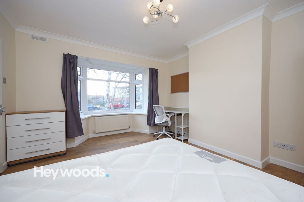 Property photo 2 of 39