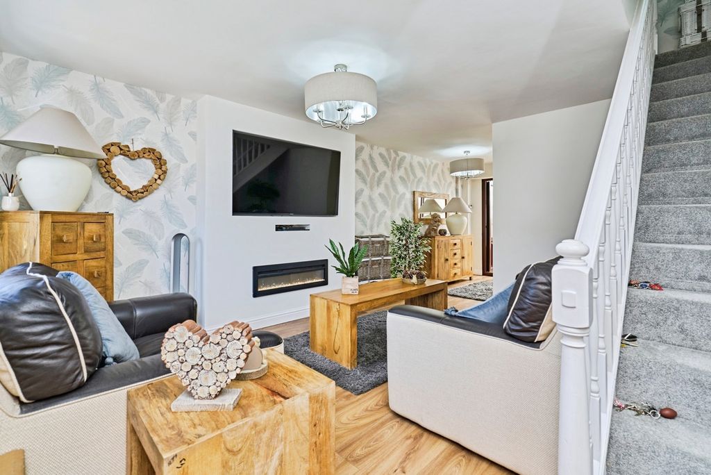 Property photo 2 of 20 Pbox-Img.Jpg
