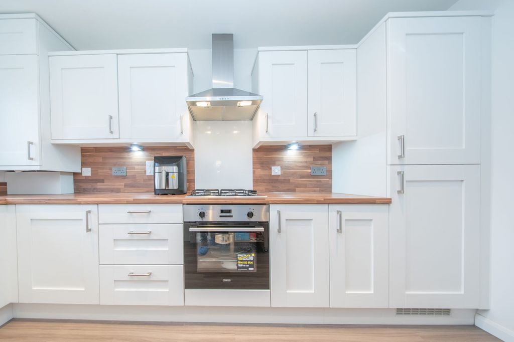 Property photo 3 of 18 Kitchen/Breakfasting Room