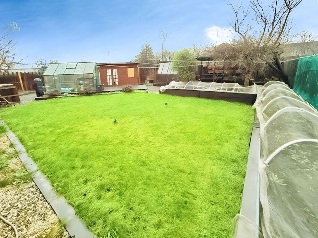 Property photo 2 of 25