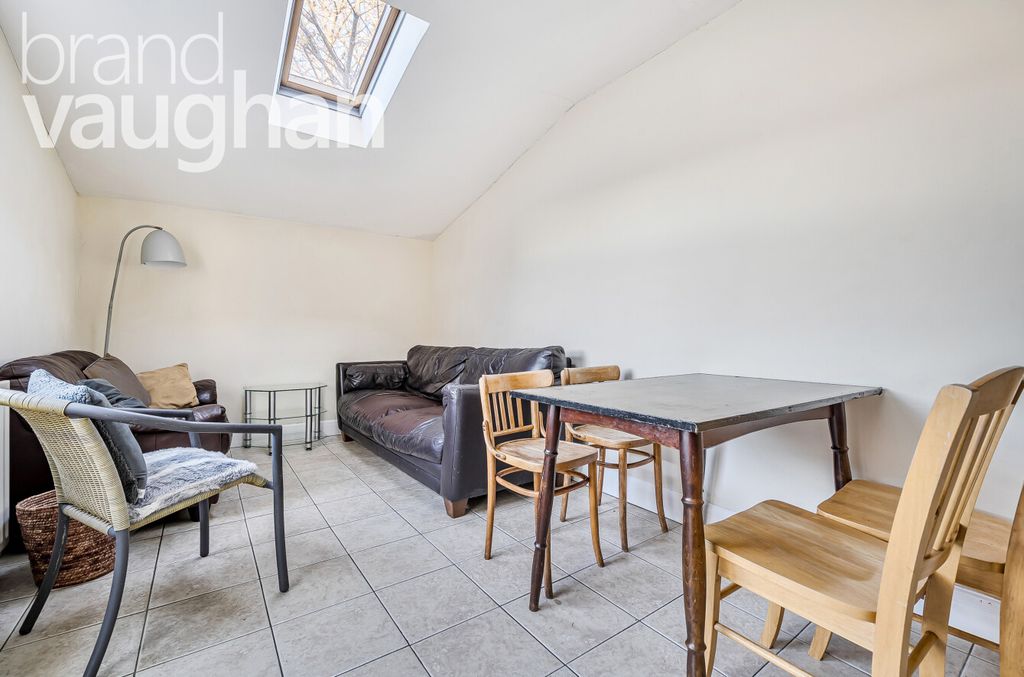 Property photo 3 of 10 68F9A67F-3416-4c7...