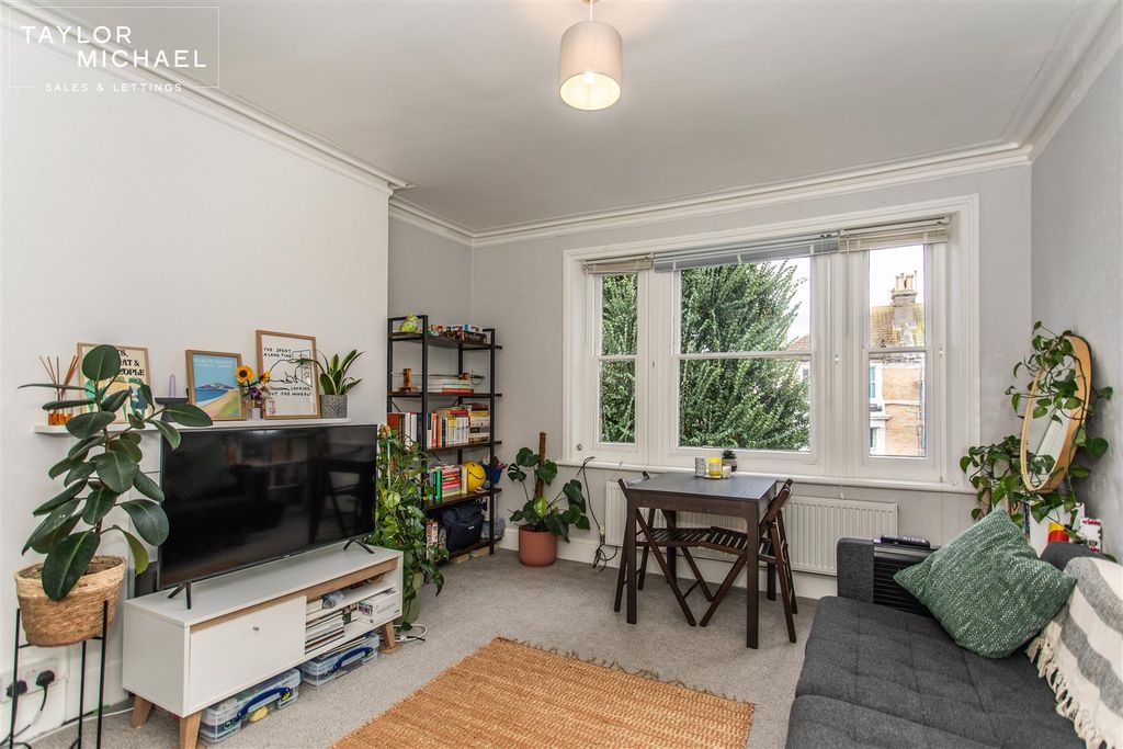 Property photo 3 of 10 Living Room