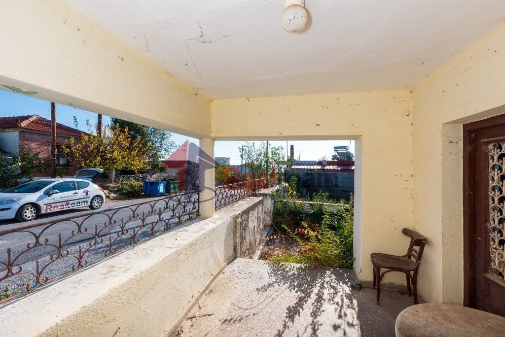 Property photo 2 of 25