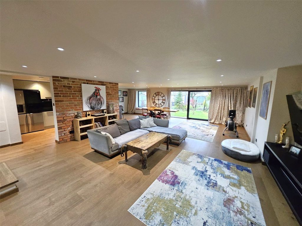 Property photo 3 of 33 Picture No. 36