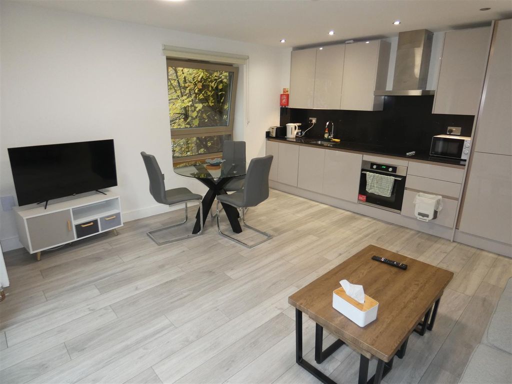 Property photo 2 of 6 P1050645.Jpg