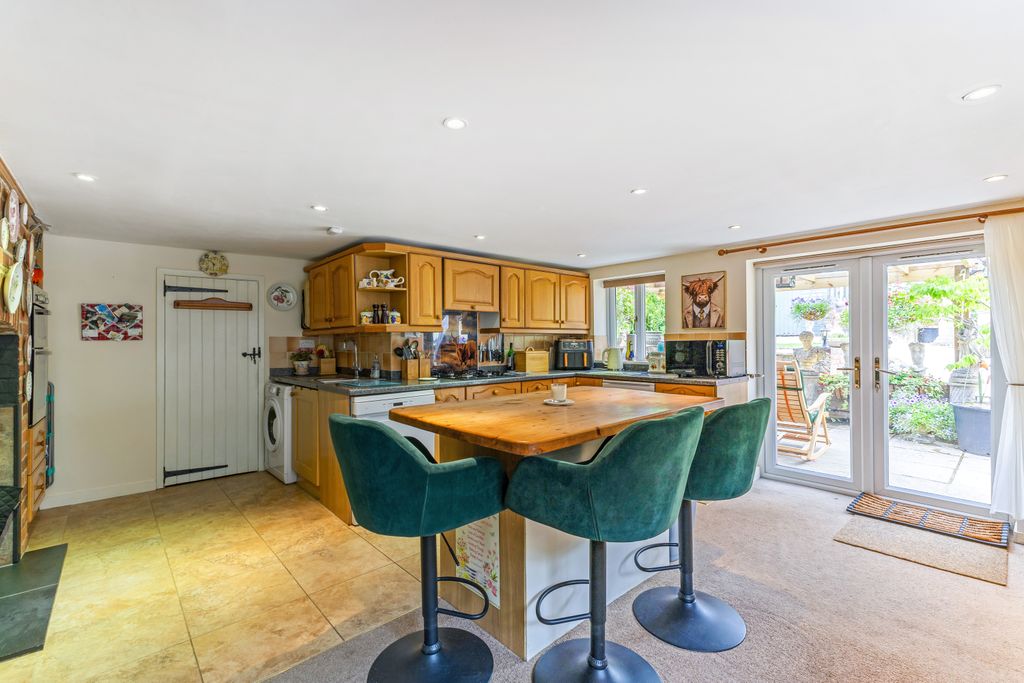 Property photo 3 of 16