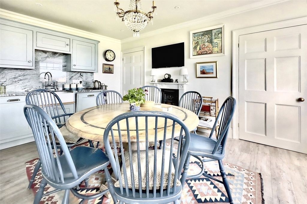 Property photo 3 of 18 Picture No. 28