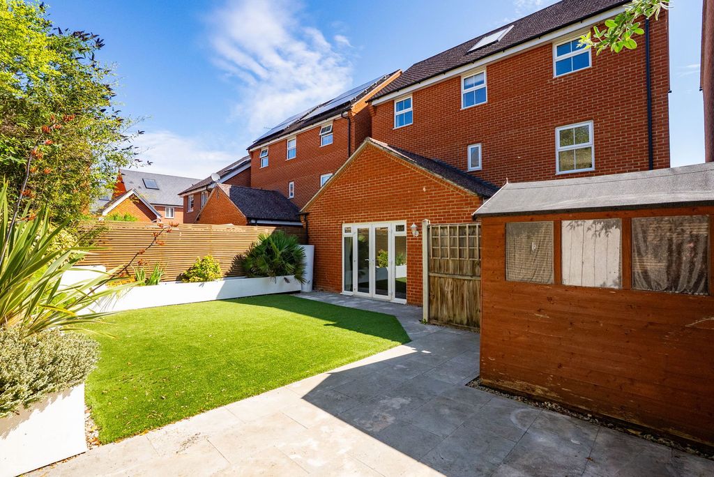 Property photo 3 of 20