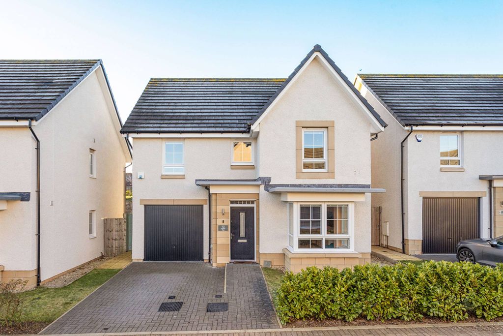 Property photo 1 of 28