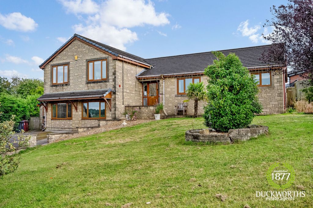 Property photo 1 of 44