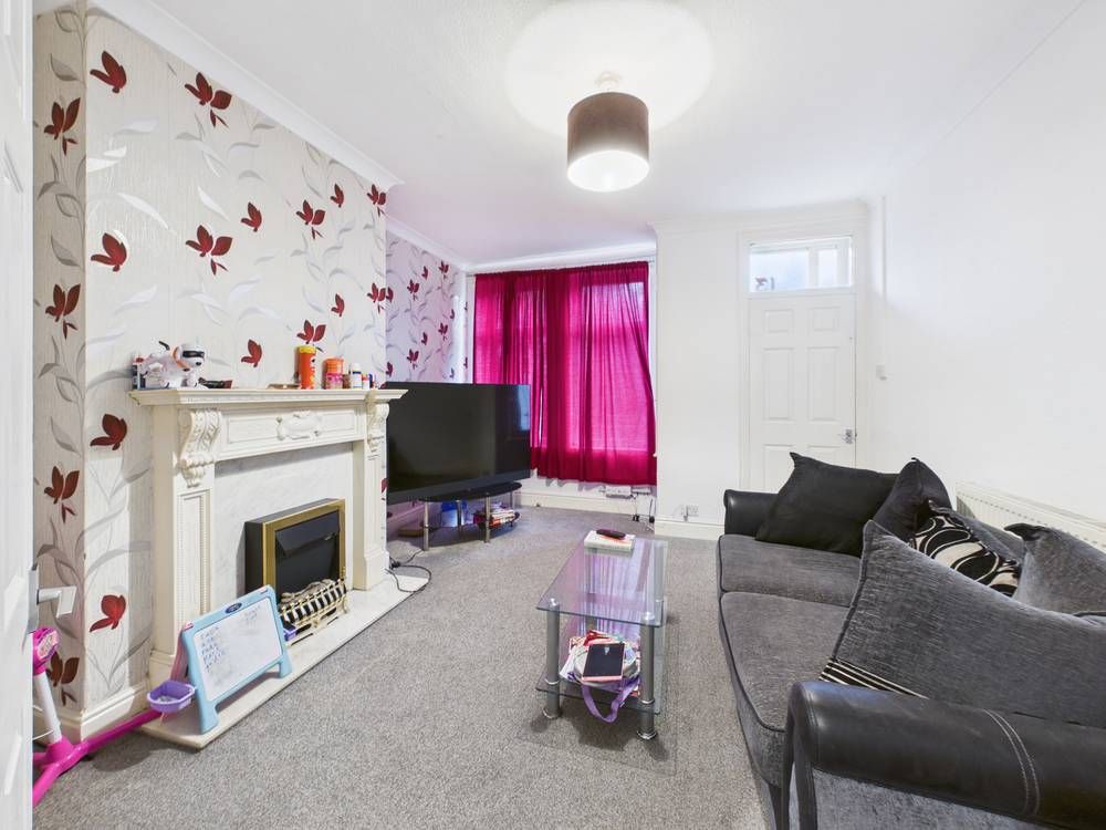 Property photo 2 of 8