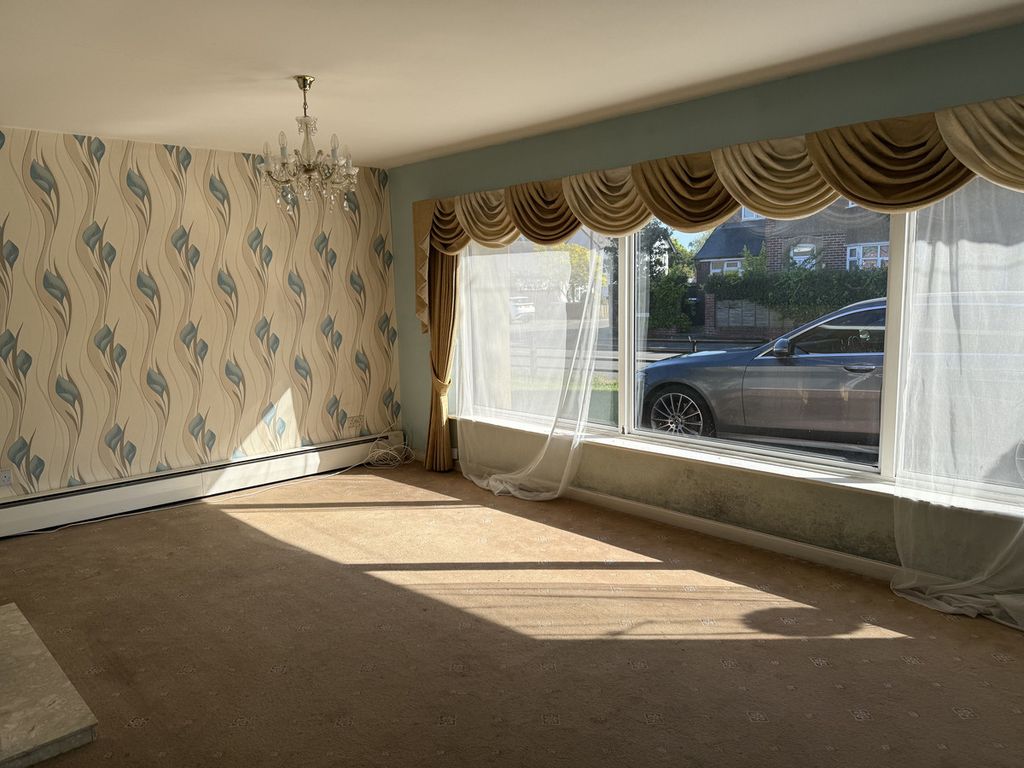 Property photo 2 of 34