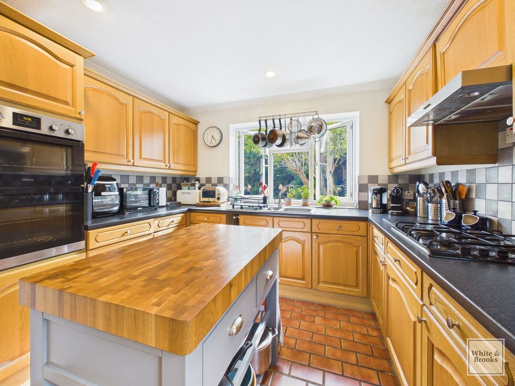 Property photo 3 of 29 Kitchen
