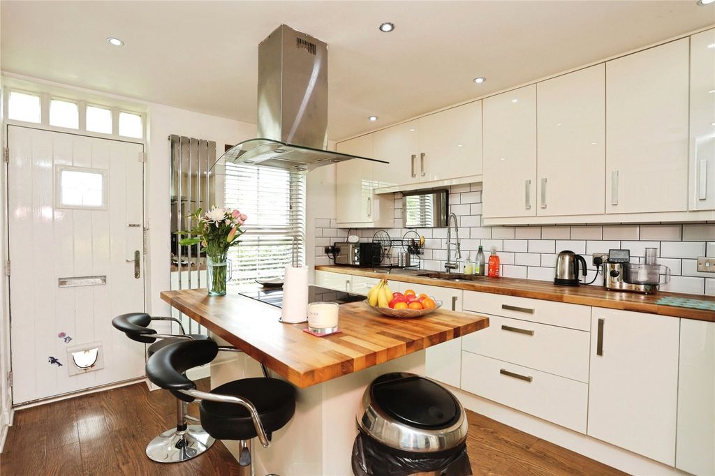 Property photo 3 of 16 Picture No. 10