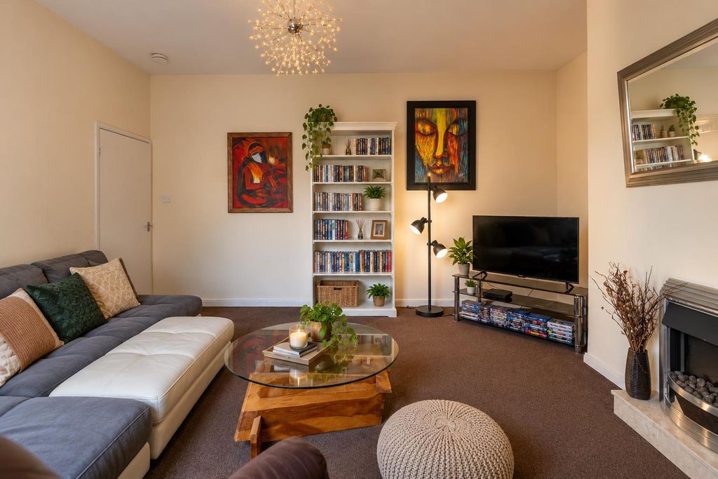 Property photo 3 of 14 Lr C.Png