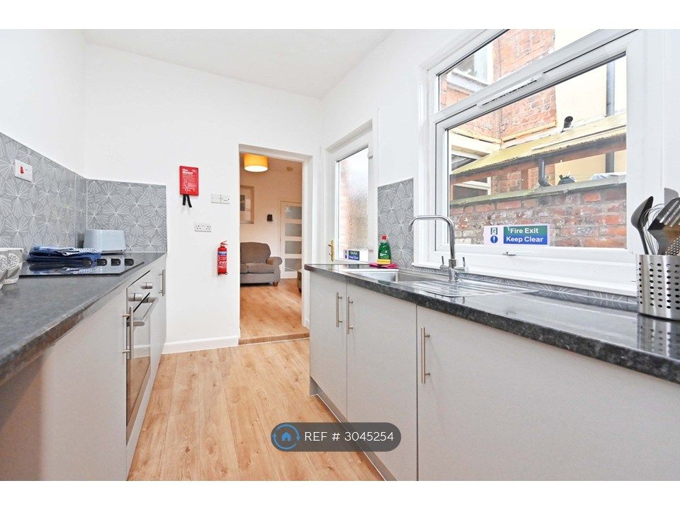 Property photo 2 of 29