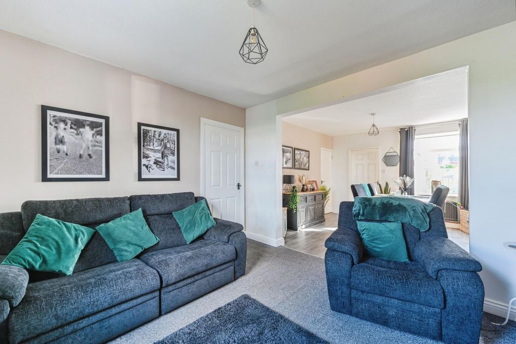 Property photo 3 of 21 4Greenlane2Of25.Jpg