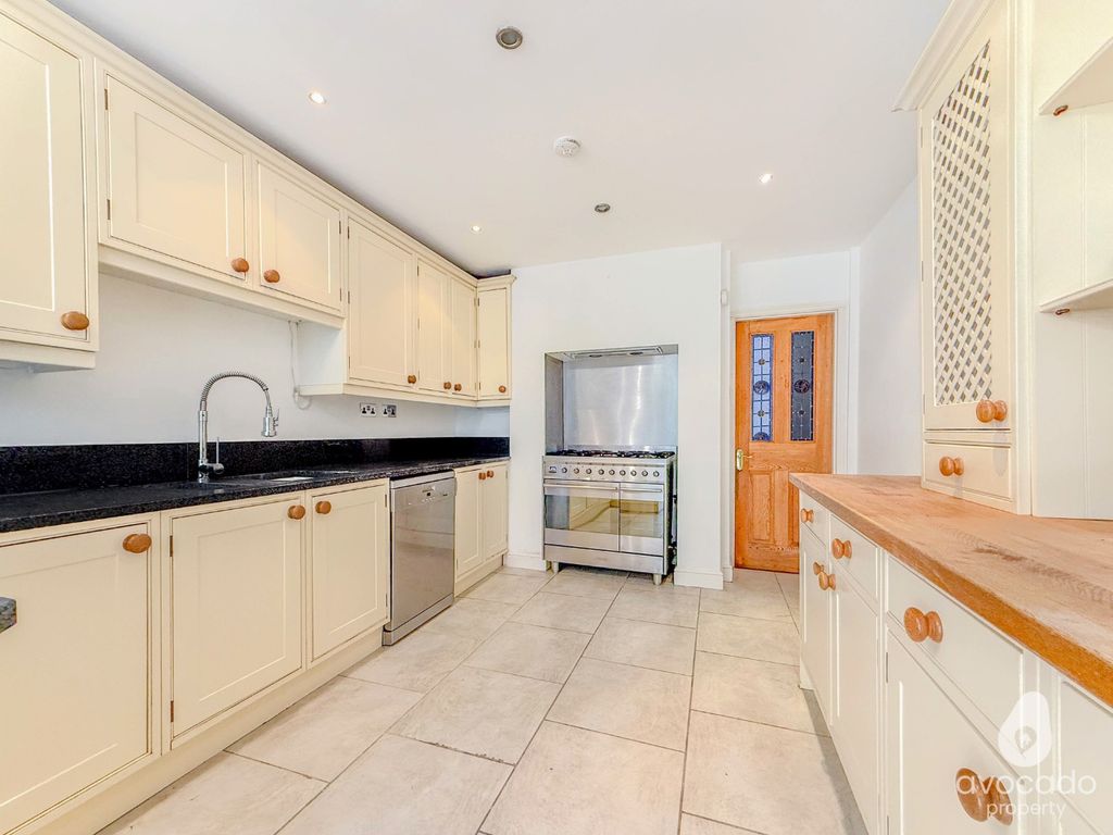 Property photo 3 of 30 5256786