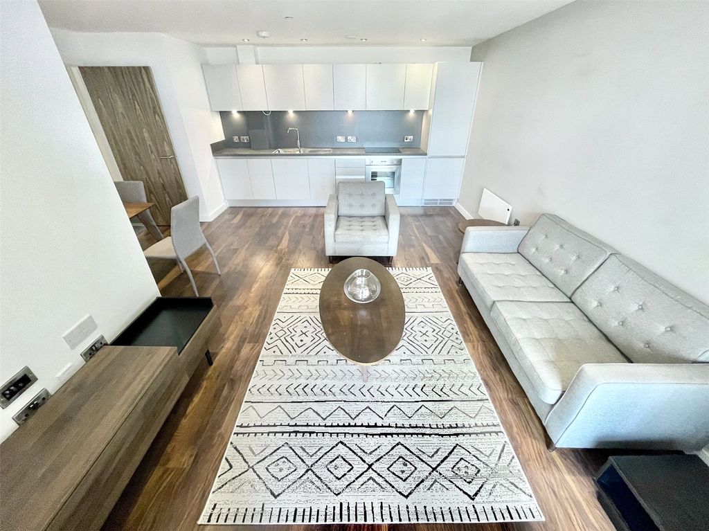 Property photo 3 of 15 Picture No. 05