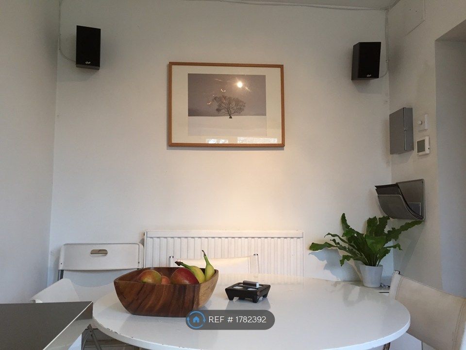 Property photo 3 of 15 Kitchen Dining Area