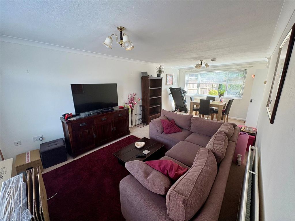 Property photo 3 of 10 Living Room.Jpg
