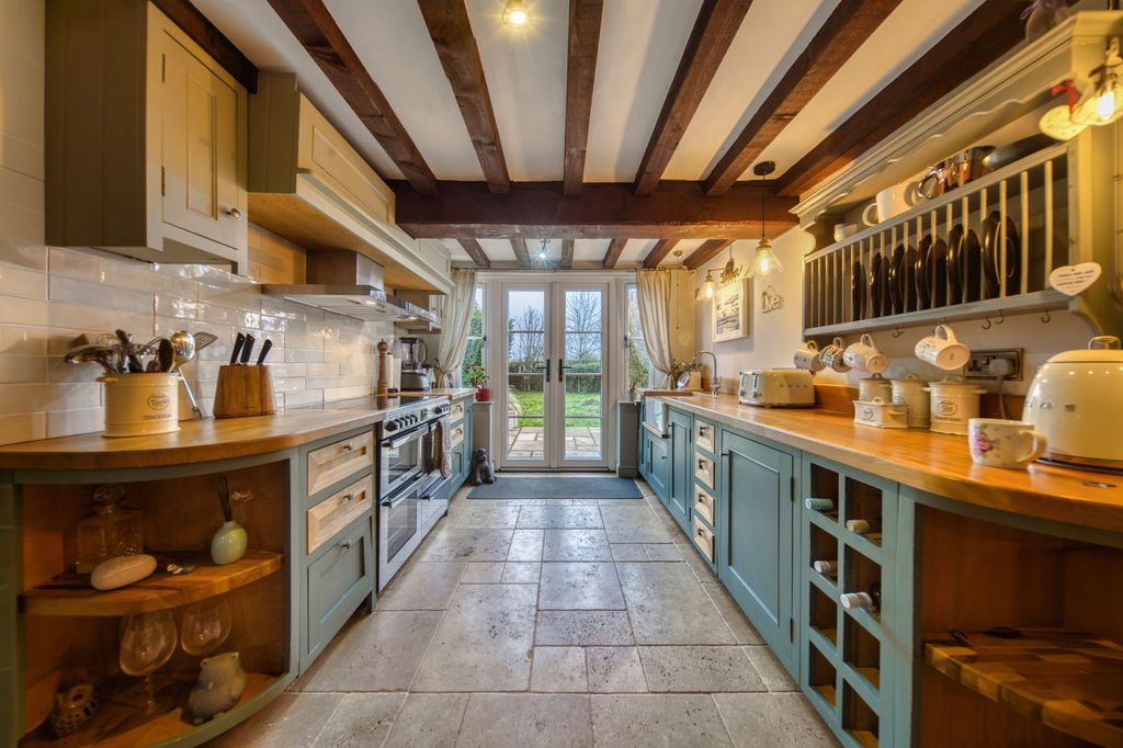 Property photo 3 of 31