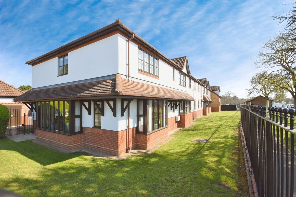 Property photo 1 of 17
