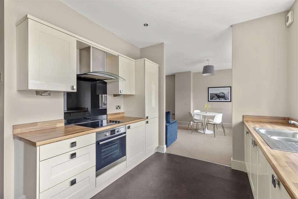 Property photo 2 of 12 Img_4751.Jpg