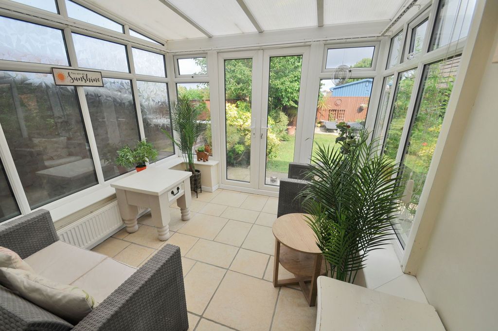 Property photo 3 of 47