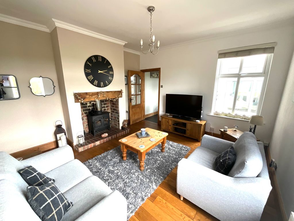 Property photo 3 of 33 Img_5378