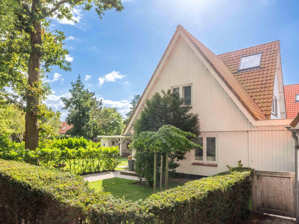 Property photo 2 of 53