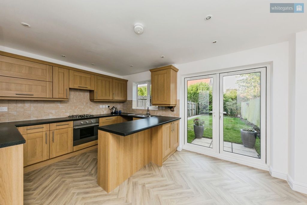 Property photo 3 of 15 Pbox-Img.Jpg