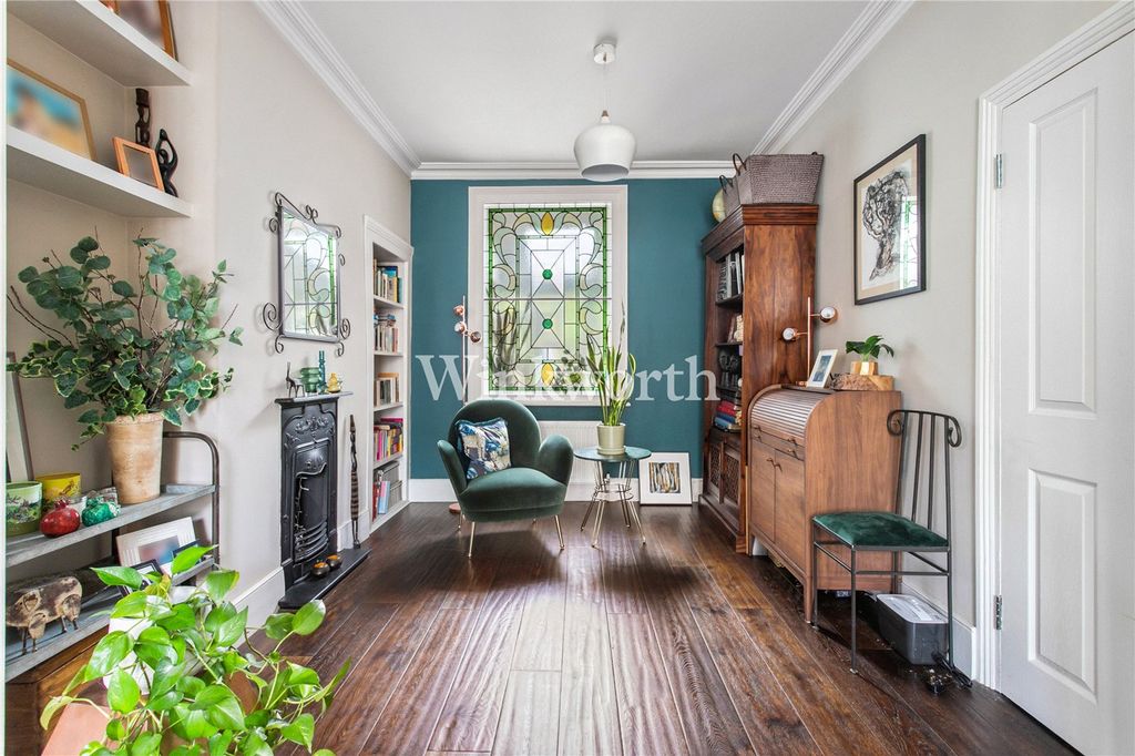 Property photo 3 of 27 Picture No. 23