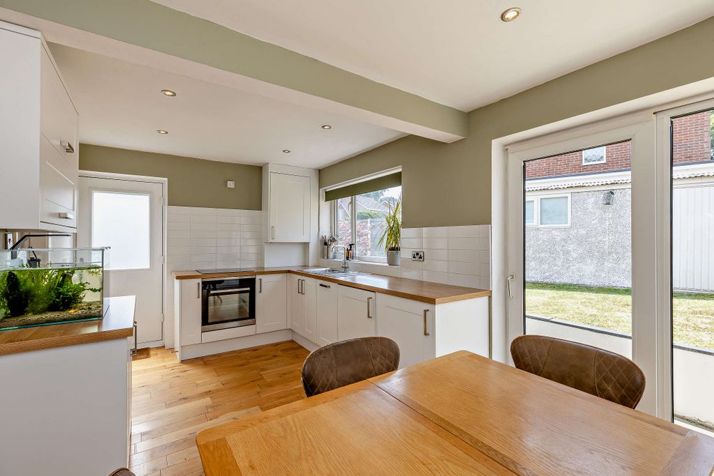 Property photo 3 of 14 Dining Kitchen