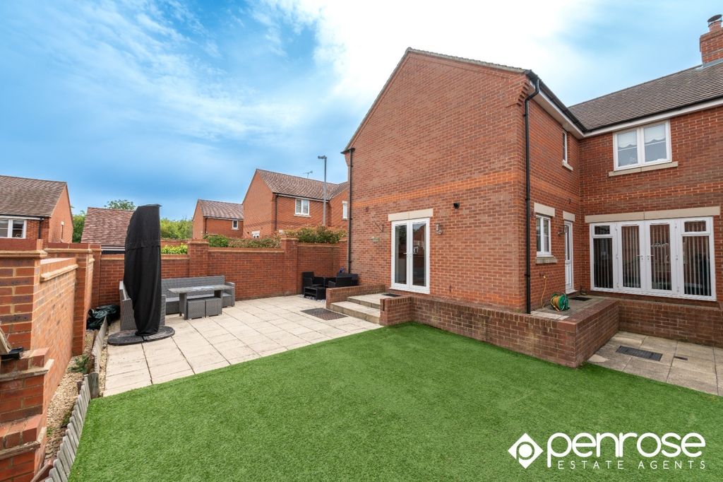 Property photo 3 of 15 2711203