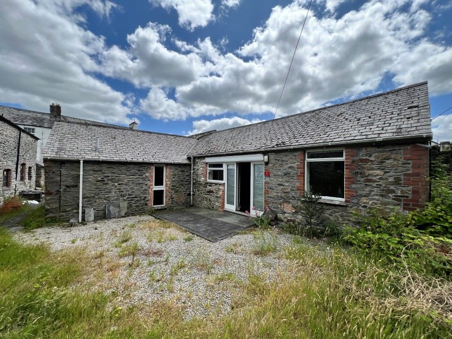 Property photo 1 of 12