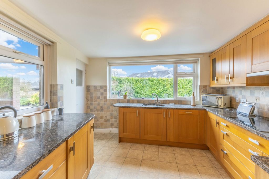 Property photo 3 of 29