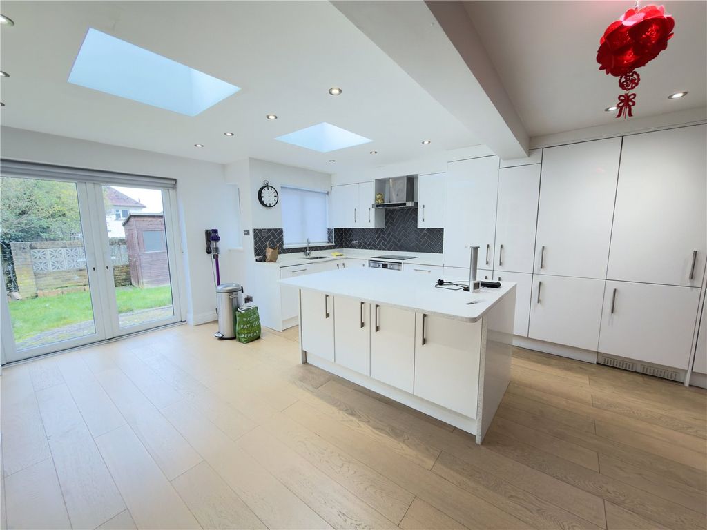 Property photo 3 of 15 Picture No. 40