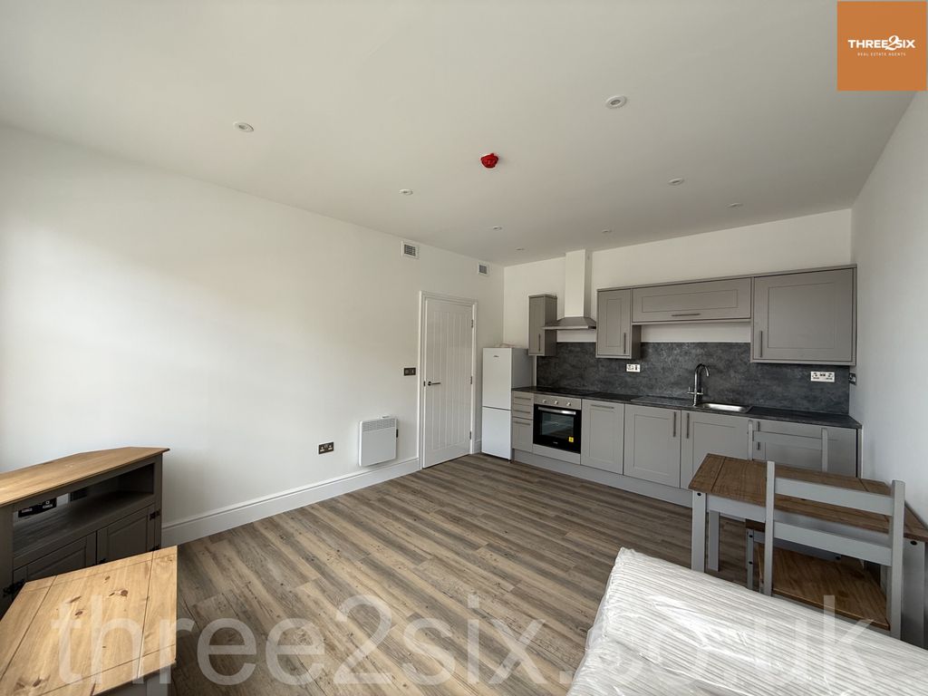 Property photo 1 of 5 Furnished Apartment In Jq- Only 6 Months New