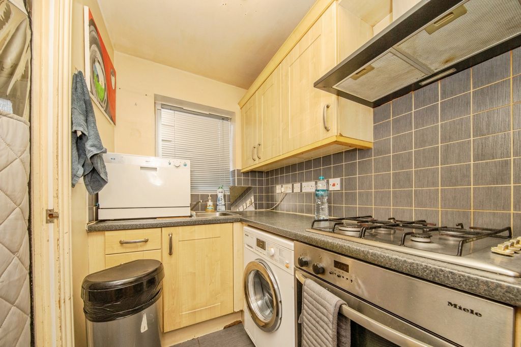 Property photo 3 of 16 Photo