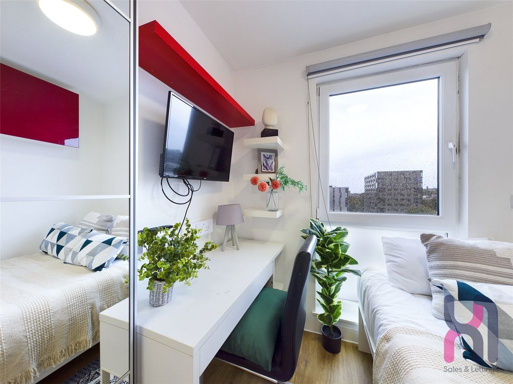 Property photo 1 of 9 Picture No. 12